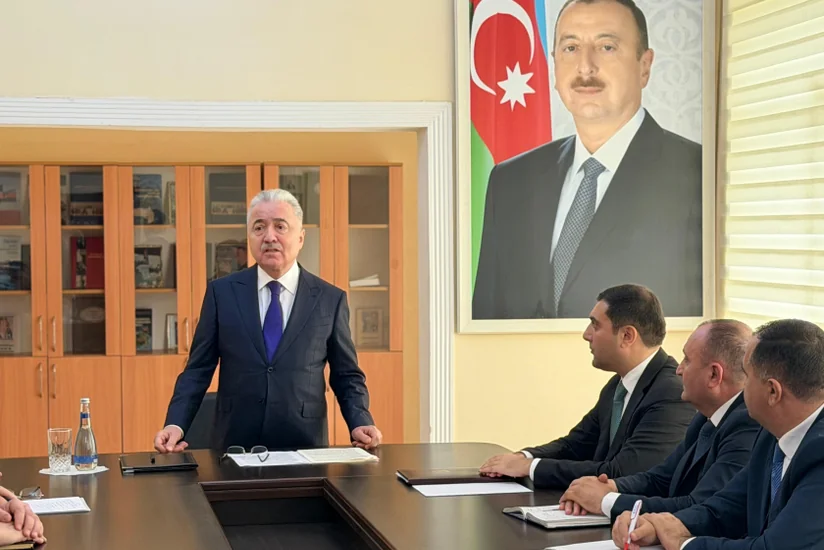 Yardımlı Rayon İcra Hakimiyyətinin başçısı kollektivə təqdim olunub