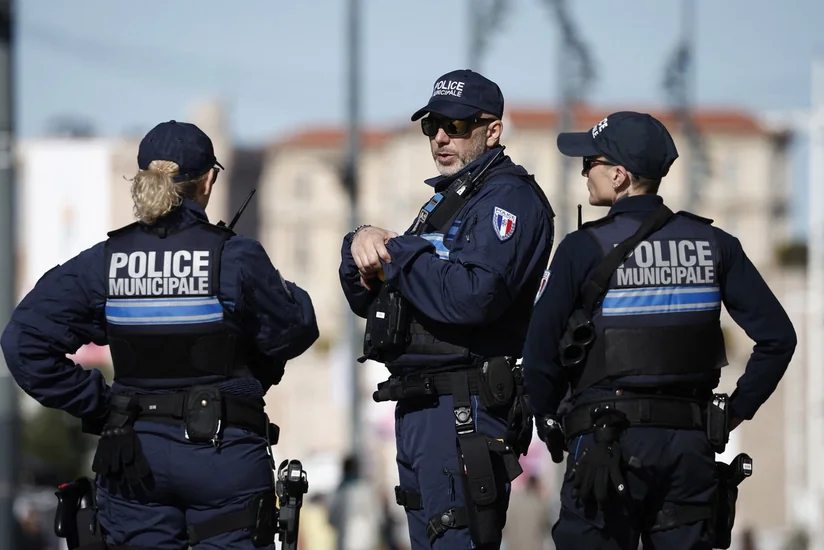 Paris yaxınlığında avtomobildən atəş açılıb: 1 nəfər ölüb, 4 nəfər yaralanıb