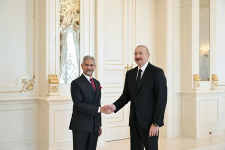 İlham Əliyev Hindistanın xarici işlər nazirini qəbul edib