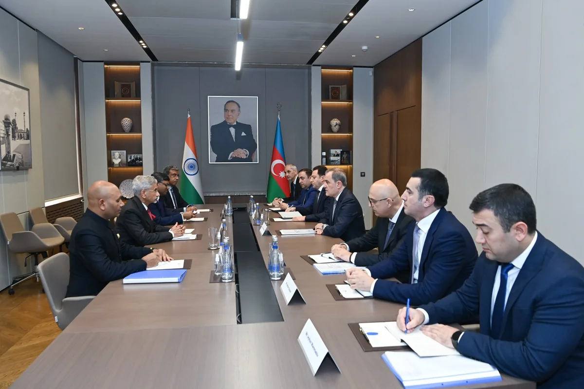XİN-də Azərbaycan-Hindistan münasibətlərinin gündəliyi müzakirə edilib