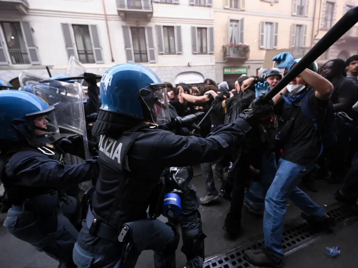 В Милане из-за протестов молодежи в конце недели усилят меры безопасности