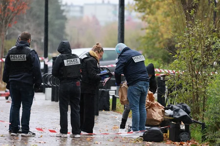 Parisdə terror aktını törətməkdə şübhəli bilinən şəxsin anası və daha iki nəfər saxlanılıb