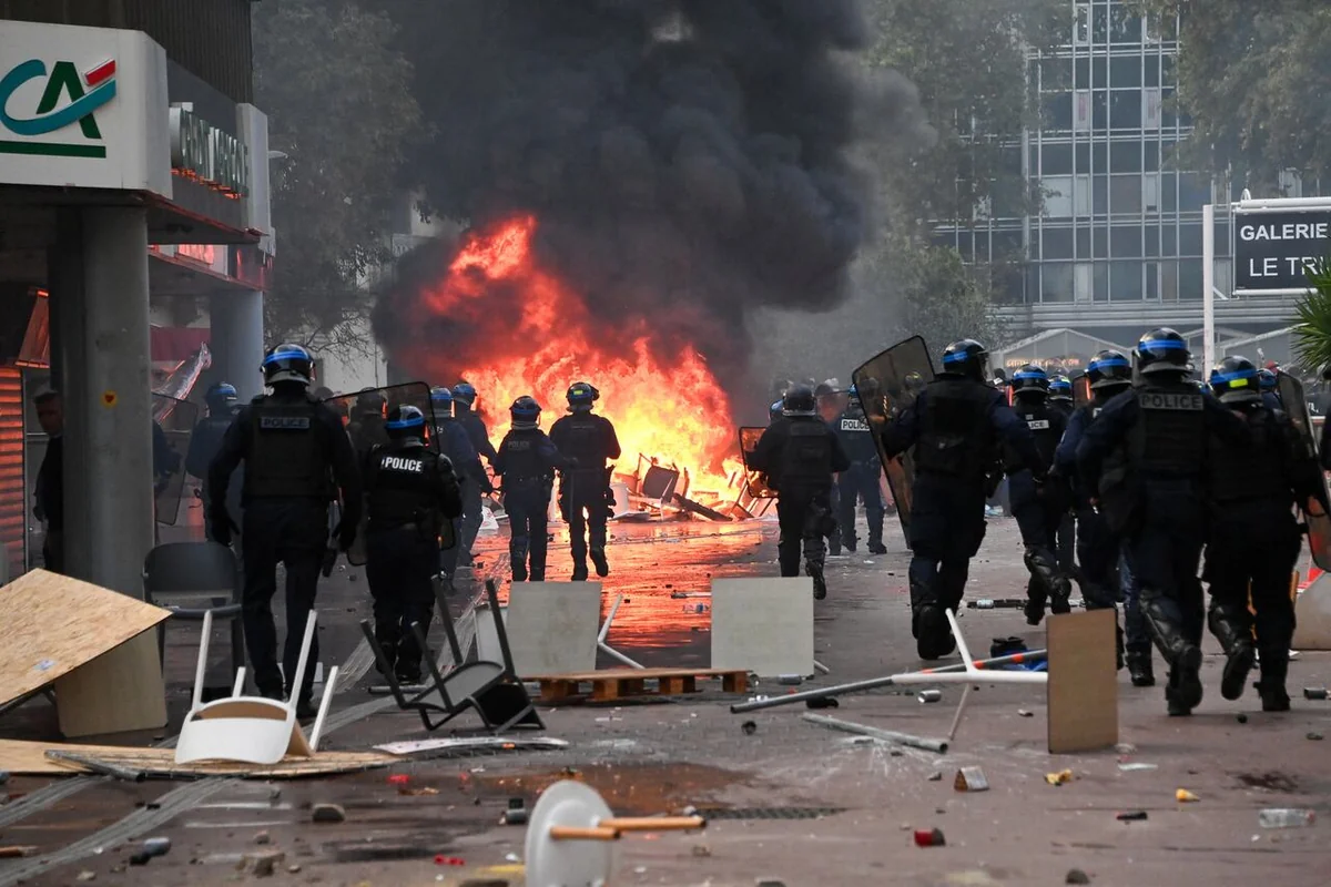 French city of Orleans imposes curfew on minors