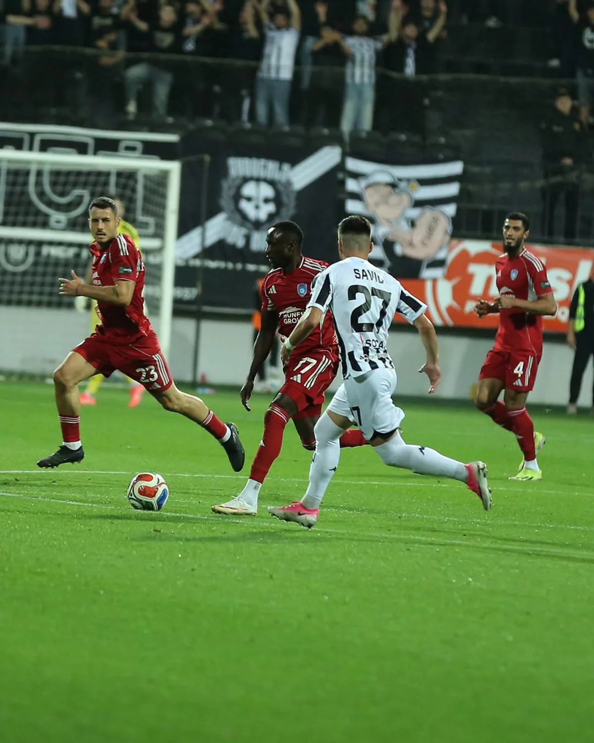 Neftçi ev oyunuda Turan Tovuza qalib gələ bilməyib