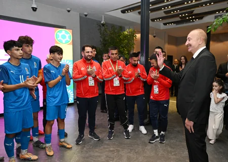 Prezident İlham Əliyev FIFA U-15 dünya çempionatının və festivalının açılış mərasimini izləyib - Yenilənib-2