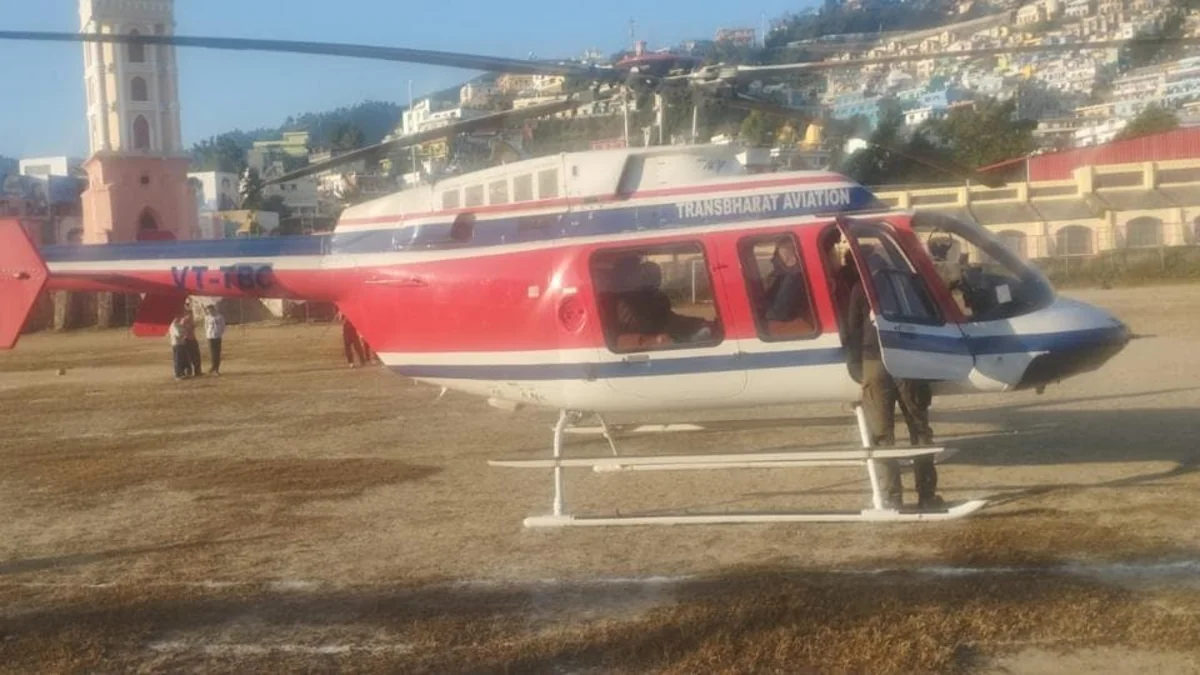 Hindistanda göyərtəsində 6 sərnişinin olduğu helikopter məcburi eniş edib
