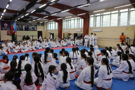 Bakıda 200-dən çox qadın karateçinin iştirakı ilə seminar keçirilib