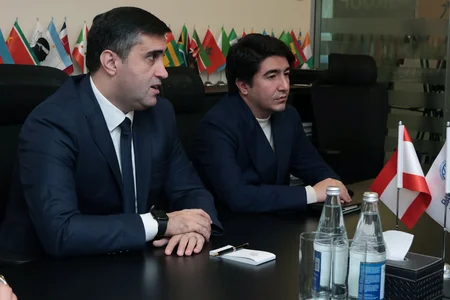 Abbas Abbasov Kanaki və Maʻohi Nuidən Azərbaycana gəlmiş ictimai-siyasi fəallarla görüşüb