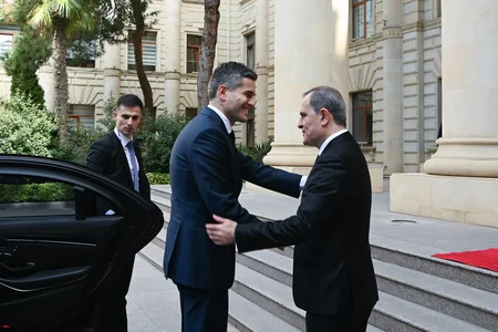 Ceyhun Bayramovun Niderland XİN rəhbəri ilə görüşü başlayıb