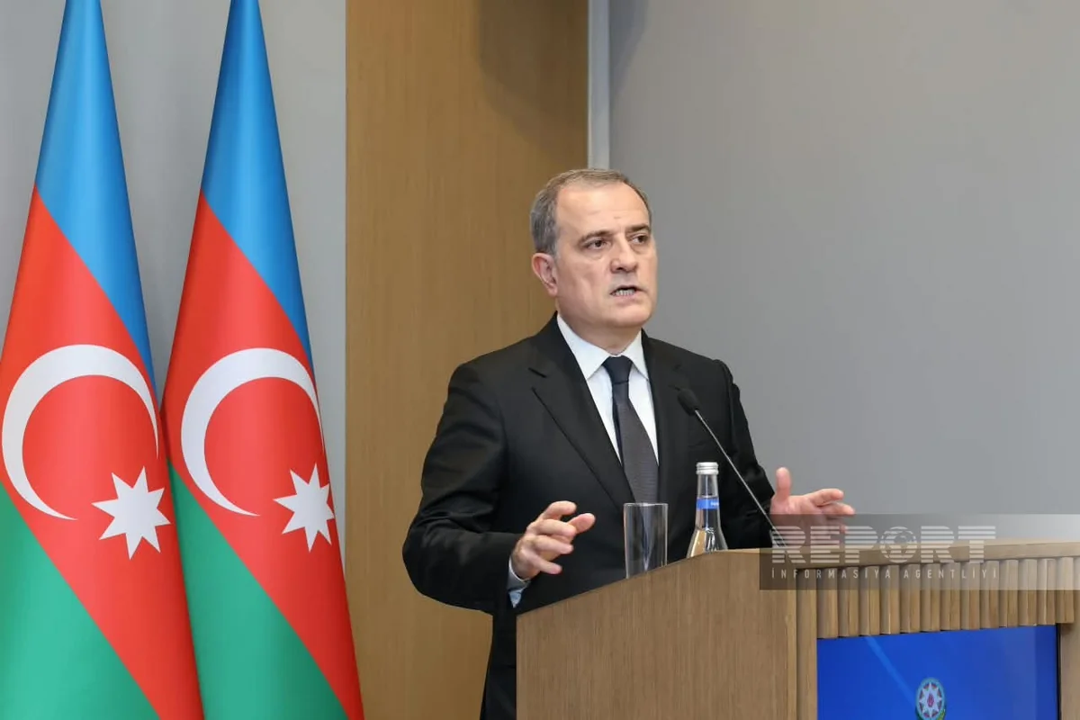 Bayramov briefs Dutch counterpart on reconstruction in liberated areas