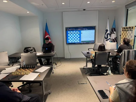 Çempionlarla bir ay layihəsi çərçivəsində gənc şahmatçılar üçün ustad dərsləri keçirilib