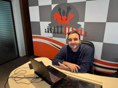 Çempionlarla bir ay layihəsi çərçivəsində gənc şahmatçılar üçün ustad dərsləri keçirilib