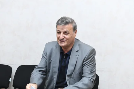 Rövşən Rzayev vətəndaşların müraciətlərini dinləyib