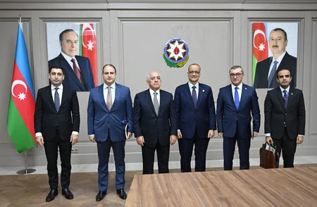 Azerbaijani PM meets with OIC Secretary-General