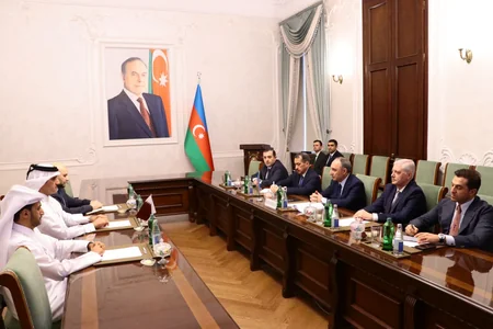 Kamran Əliyev Qətərin İnzibati Nəzarət və Şəffaflıq Orqanının rəhbəri ilə görüşüb