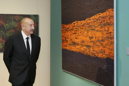 İlham Əliyev, Mehriban Əliyeva və ailə üzvləri Mənim Abşeronum: Üstə gəl adlı retrospektiv sərgi ilə tanış olublar