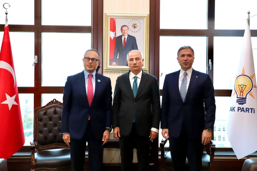 Ramil Həsən AK Parti rəsmisi ilə Azərbaycan-Türkiyə münasibətlərini müzakirə edib