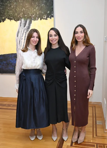 İlham Əliyev, Mehriban Əliyeva və ailə üzvləri Mənim Abşeronum: Üstə gəl adlı retrospektiv sərgi ilə tanış olublar