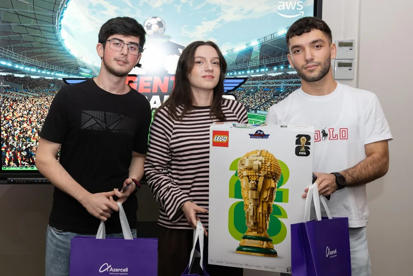 Süni intellektlə idarə olunan 32 komanda virtual futbol meydanında mübarizə aparıb