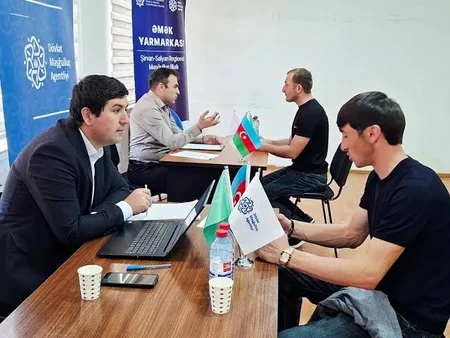 Biləsuvarda əmək yarmarkası keçirilib