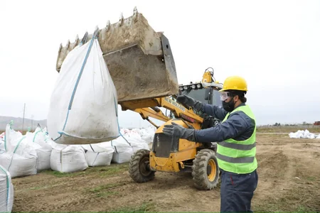 Üç rayonda yararsız pestisidlərlə çirklənmiş ərazilərin təmizlənməsinə başlanılıb