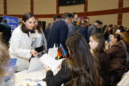 Bakıda əmək yarımarkası keçirilib, 1000-dən çox vakansiya təqdim olunub