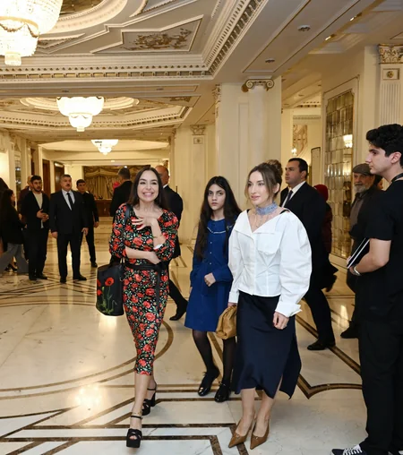 Mehriban Əliyeva Qağayı tamaşasının təqdimatında iştirak edib