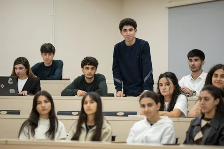 Qarabağ Universitetində mədəniyyətlərarası dialoq mövzusunda müzakirə keçirilib