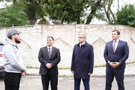 Anar Əliyev Şuşada sakinləri qəbul edib