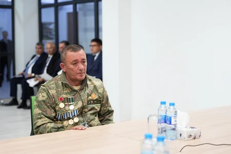 Anar Əliyev Şuşada sakinləri qəbul edib