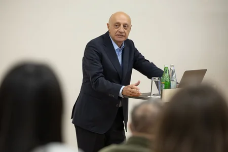 Qarabağ Universitetində mədəniyyətlərarası dialoq mövzusunda müzakirə keçirilib