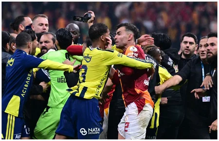 TFF Fənərbağça və Qalatasarayın futbolçusunu cəzalandırıb