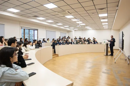 Qarabağ Universitetində mədəniyyətlərarası dialoq mövzusunda müzakirə keçirilib