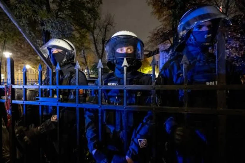 Polşada Konstitusiya Tribunalının sədri və müavini vəzifələrindən kənarlaşdırılıb