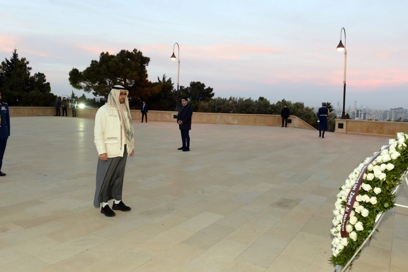President of United Arab Emirates pays respect to Azerbaijani martyrs