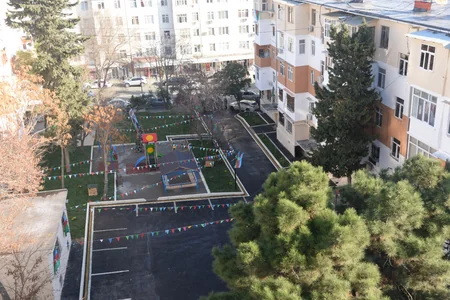Bakıda növbəti abad həyət sakinlərin istifadəsinə verilib