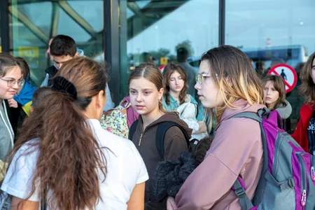 Valideyn himayəsindən məhrum olmuş 29 ukraynalı uşaq Azərbaycana gətirilib