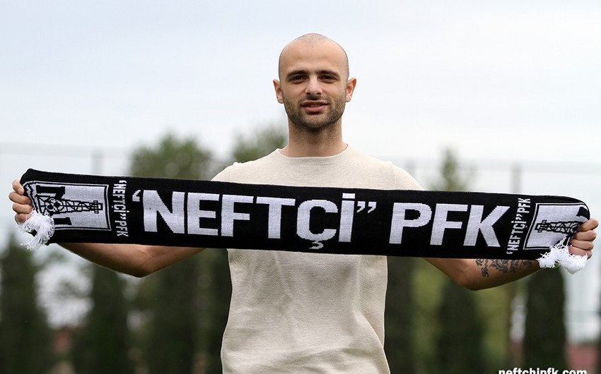 “Neftçi” klubu daha bir futbolçu ilə müqavilə bağlayıb