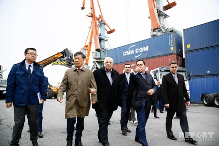 Çin hökuməti Bakı Beynəlxalq Dəniz Ticarət Limanına yeni avadanlıq təqdim edib