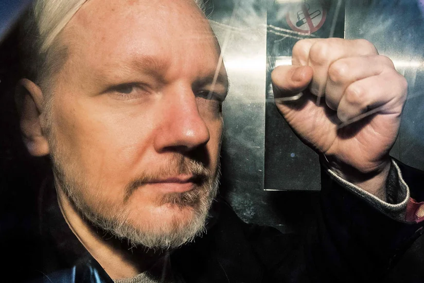 “WikiLeaks”in qurucusu Culian Assanc həbsxanada insult keçirib