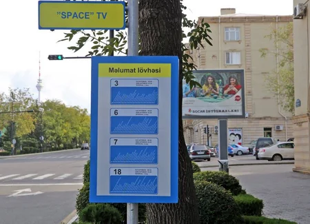 Bakının iki əsas küçəsində məlumat lövhələri quraşdırılıb