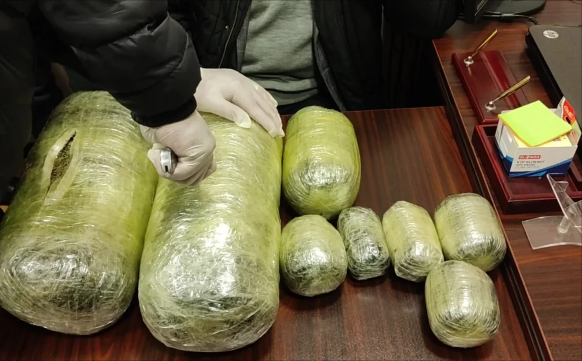 Keçmiş məhkumdan 12 kiloqram narkotik vasitə götürülüb