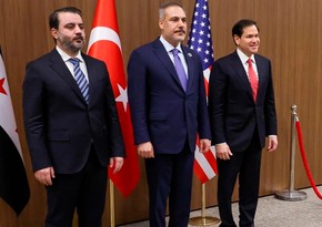 Главы дипломатических ведомств Турции, США и Сирии провели трехстороннюю встречу 