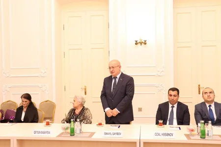 Kamran Əliyev şəhid olan prokurorluq əməkdaşlarının ailə üzvləri ilə görüşüb