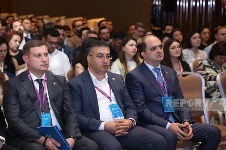 Dünyadakı Azərbaycanlı Təbiblərin Simpoziumunun üçüncü günü öz işinə başlayıb