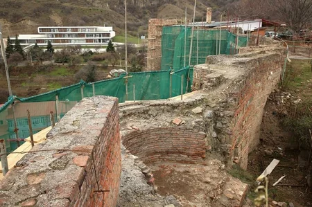 Tbilisidəki Narınqalada təmir-bərpa işlərinin başa çatacağı tarix açıqlanıb