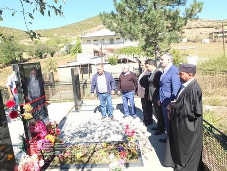 Gürcüstanın Bolnisi rayonunda Azərbaycan Ordusunun şəhid olmuş əsgəri yad edilib - FOTO