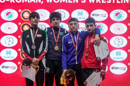 Azərbaycan güləşçiləri Zəfər kubokuunda 22 medal qazanıblar
