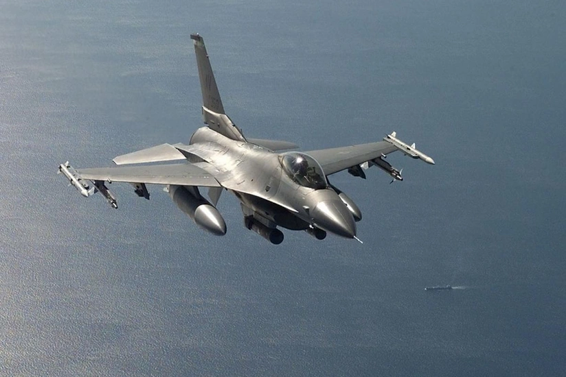 F-16 with AI successfully conducts training battle in US