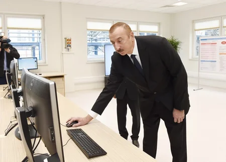 Prezident İlham Əliyev Bakı neft emalı zavodunda bitum qurğusunun və maye qazdoldurma məntəqəsinin açılışında iştirak edib - YENİLƏNİB